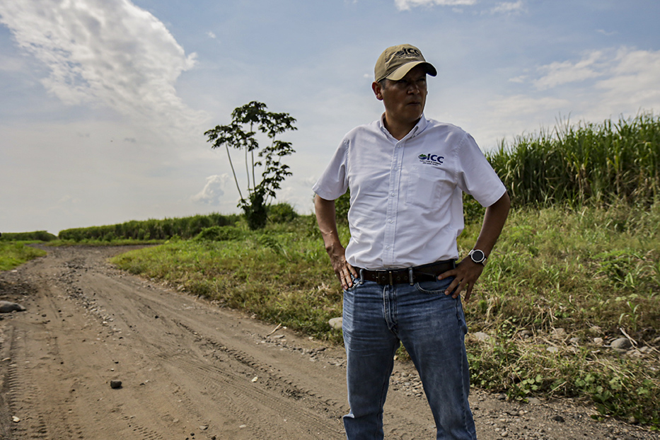 Luis Reyes, director de operaciones del ICC, está encargado de la conservación de bosques en la costa sur con el propósito de que sus caudales no disminuyan. Andrea Godínez